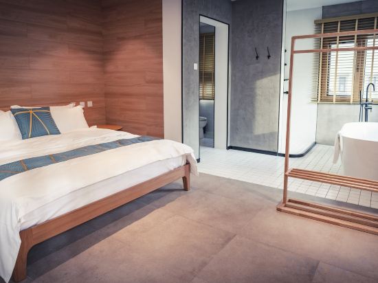 Floral Hotel·Yunshang No.35 Villa Room Type - Comfy Room (Queen bed) (Fireplace)