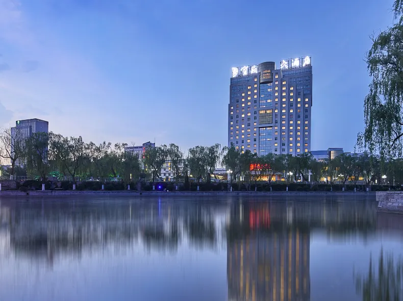 肥城寶盛大飯店