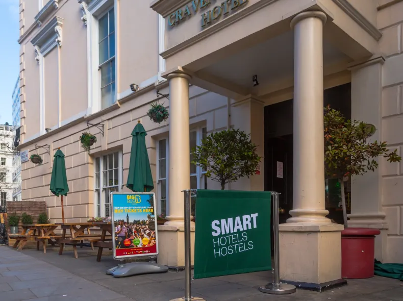 Smart Hyde Park View Hostel