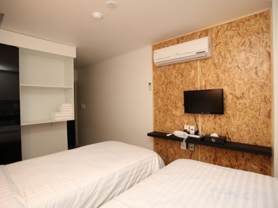 KSTAR Metro Hotel Room Type - Standard Twin Room