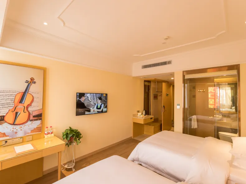 Vienna 3 Best Hotel (Shanghai Meilan Lake Luonan Xincun Subway Station)