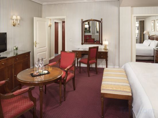 Melia Castilla Room Type - Family triple room Melia Castilla Room Type - Family triple room