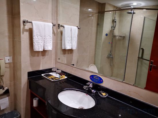 Haotian Holiday Hotel Beijing - Tap to explore photos