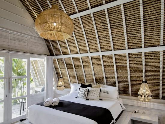 White Palm Hotel Bali - Tap to explore photos