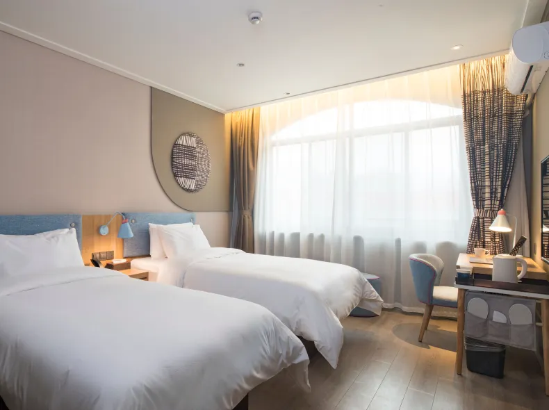 Homeinn Plus Hotel (Qingyun Building, Huangdao）
