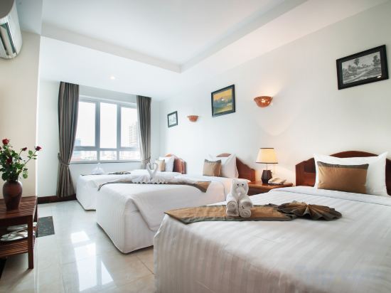 Relax Hotel Room Type - Deluxe Triple Room with City View Relax Hotel Room Type - Deluxe Triple Room with City View