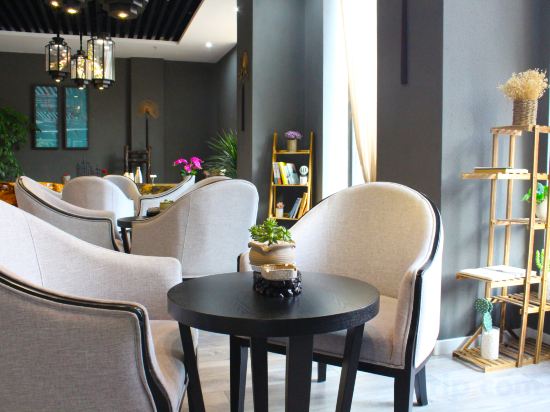 Others 5, Wo Yu San Sheng Hotel, Qianxinan Buyei and Miao