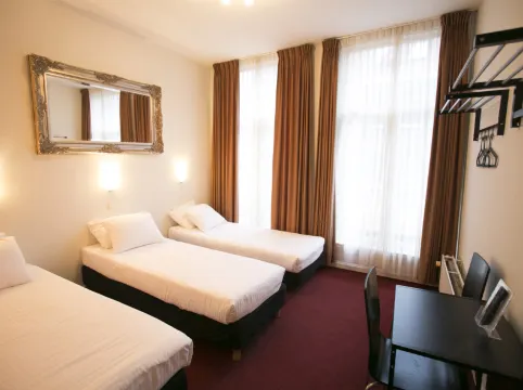 Quentin Arrive Hotel