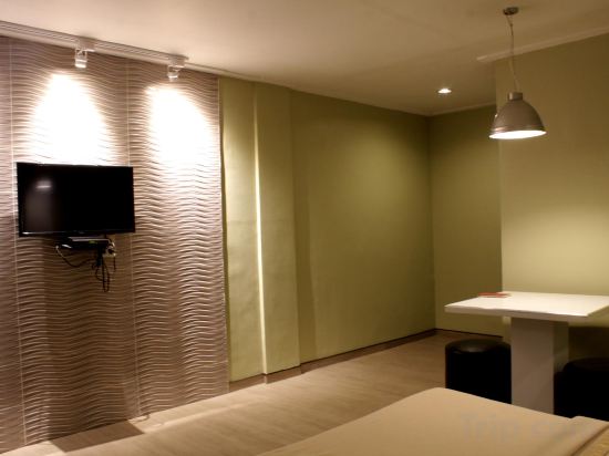 New Winston Hotel Room Type - VIP Room No window