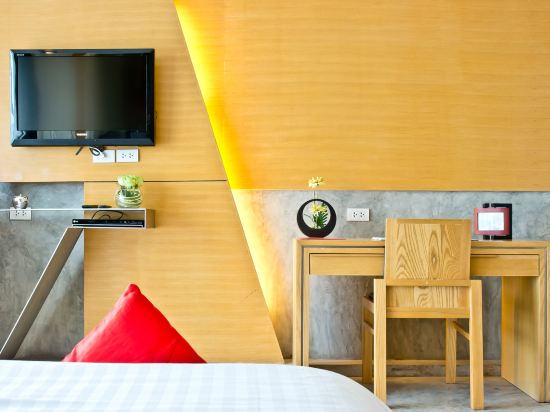 The Now Hotel Room Type - L Executive Double Room