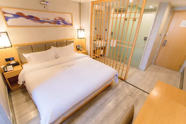 Qingmu Select Hotel (Xuanwu Lake subway station, Hunan Road Pedestrian Street, Nanjing)