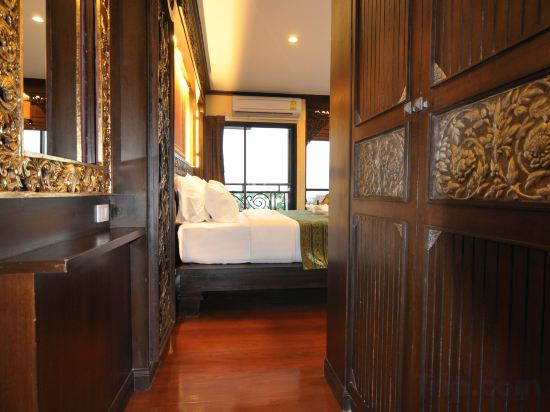 Chalelarn Hotel Room Type - Ocean View Suite with Bathtub