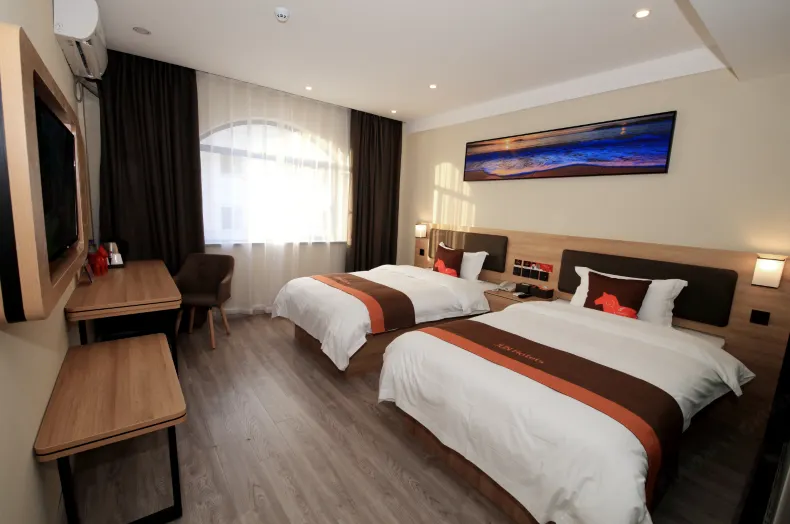 Junyi Chain Hotel (Nanjing South Railway Station Hongyun Avenue Subway Station)