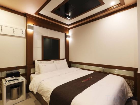 SM Boutique Hotel Room Type - Standard Room