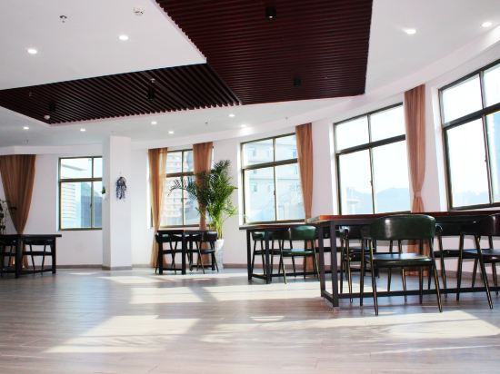 Others 2, Wo Yu San Sheng Hotel, Qianxinan Buyei and Miao