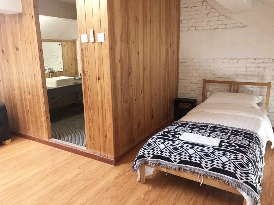 536 Yuan Hostel - Tap to explore photos
