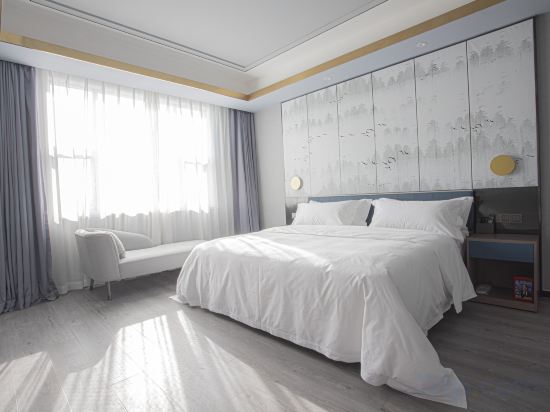 Xingming Lake Jinyan Hotel