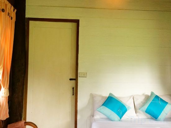 Vimarnkiri Resort Room Type - Standard Fan Room