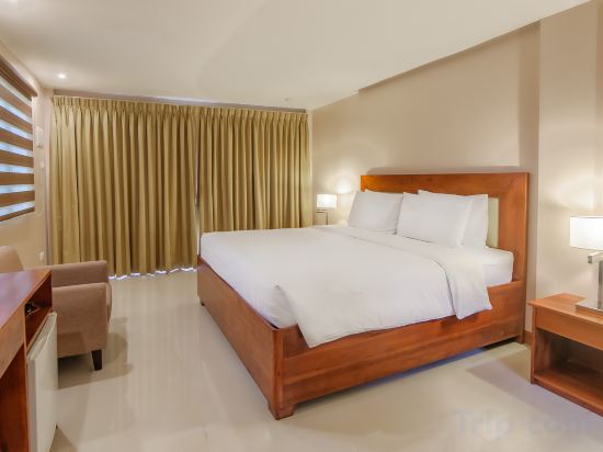 Golden Palm Resort Room Type - Deluxe Room 1 Queen bed