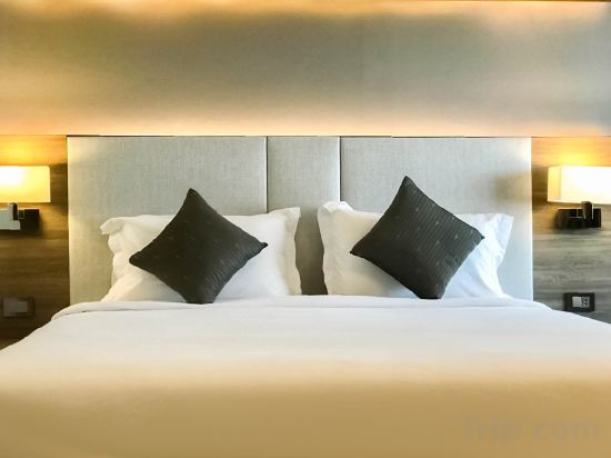 Fortune View Khong Hotel Nakhon Phanom - Tap to explore photos