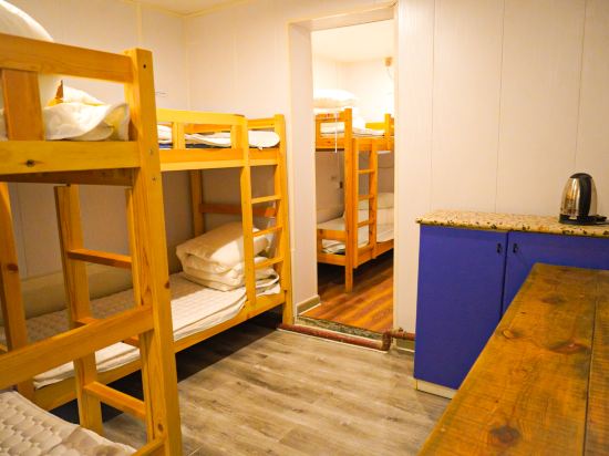 P.Loft Youth Hostel Room Type - Guestroom - 6-Person Occupancy (Males only, room rate calculated per person, shared bathroom)