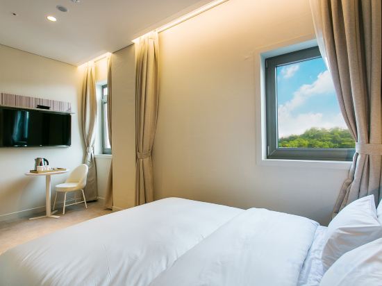 H Avenue Hotel Idae Shinchon Room Type - Deluxe Double Room