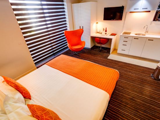 Mantra Charles Hotel Launceston Room Type - King Studio
