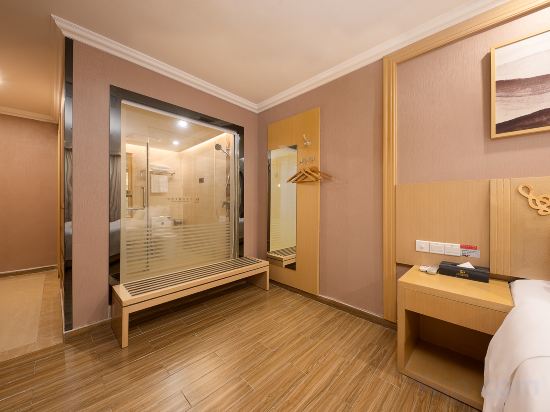 Guangdong Airport Hotel (Guangzhou New Baiyun International Airport Direct Store)