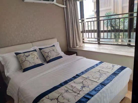 Choung Wei Hotel Room Type - Deluxe Queen Room