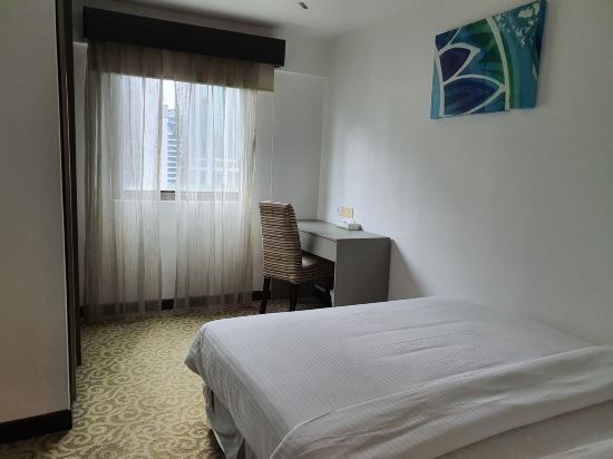 Crown Regency Serviced Suites - Tap to explore photos