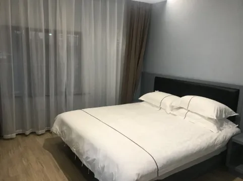 100 Inn Liangpin Hotel (Shanghai Nanjing East Road The Bund Waibaidu Bridge)