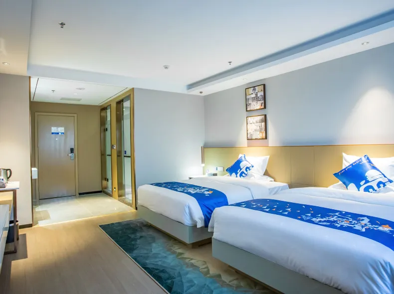 Yeste Hotel (Qinzhou South Bus Station)