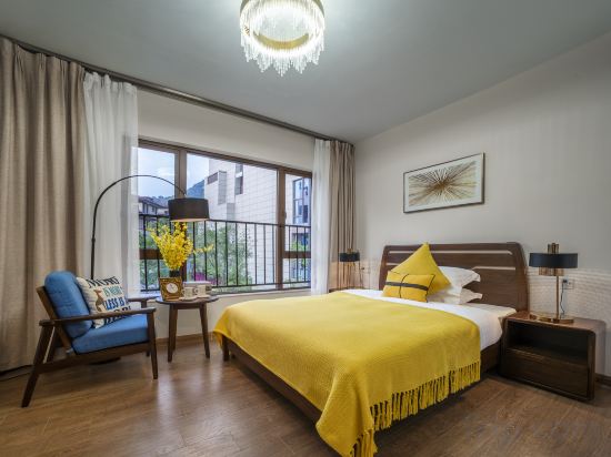Golden Leaf Mid-hill Spa Apartment