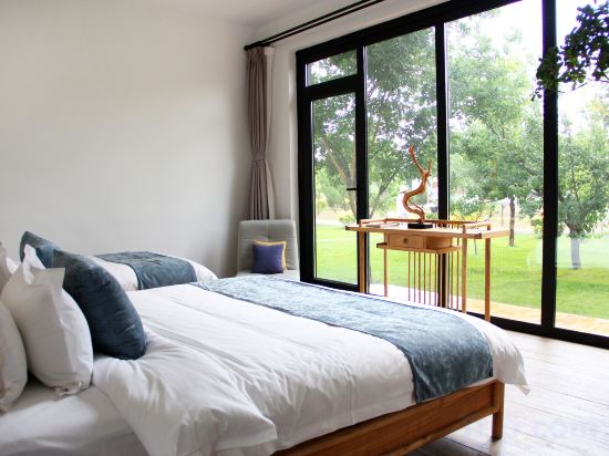 A Tree Hostel Room Type - Comfy Family Friendly Suite - 2-Room, Garden-View (Terrace)