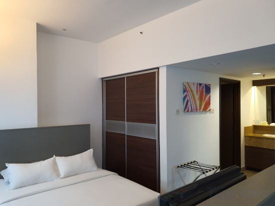 Crown Regency Serviced Suites Room Type - Premier Studio