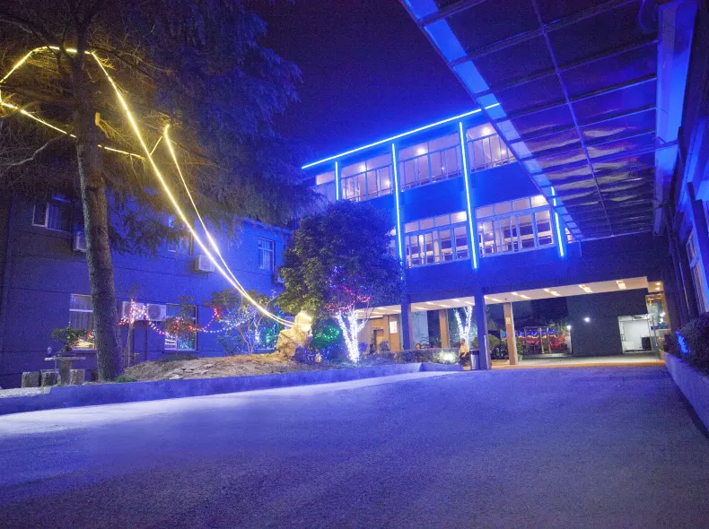 Qingzhu·Huating Premium Hotel (Shanghai Hangtou Hunan Highway Store)