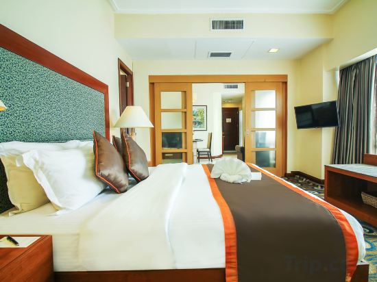 Makati Palace Hotel Room Type - One Bedroom Sky Suite