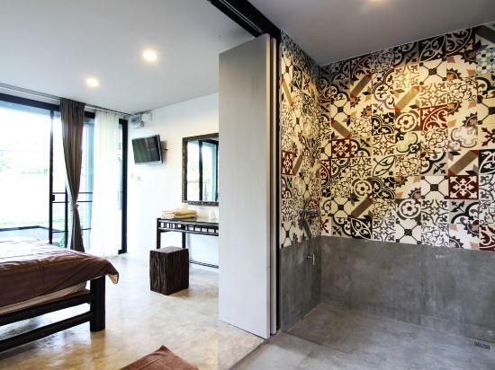 Lamphu House Chiang Mai Room Type - Deluxe Double Room - Pool Side 