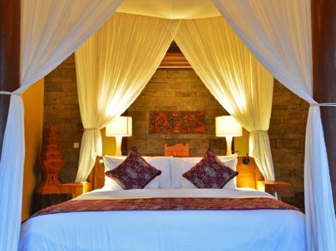 WakaGangga Room Type - Villa with Garden View