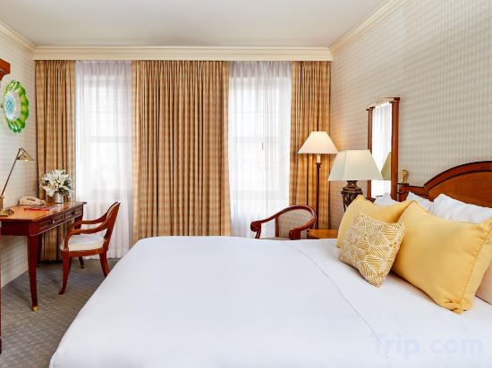 Orchard Hotel Room Type - Deluxe King Room