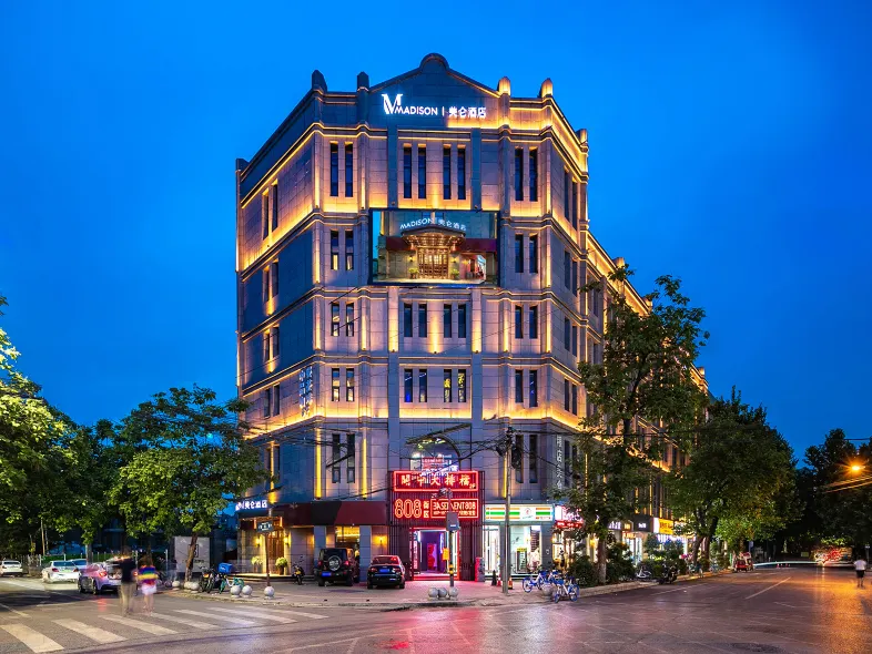 Dayan Pagoda Madison Hotel