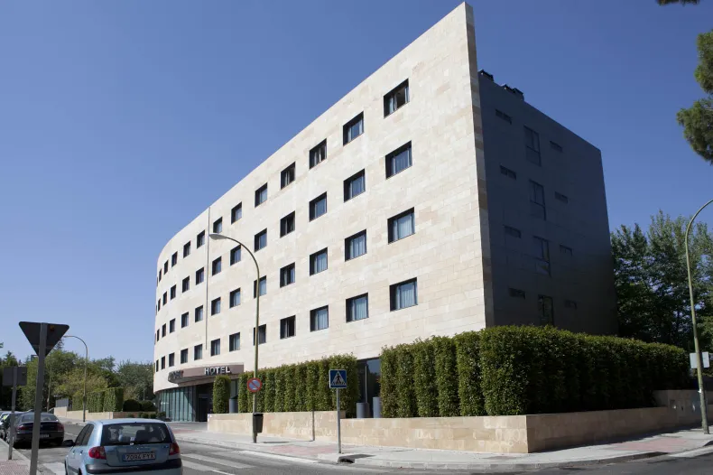 Hotel Maydrit Airport