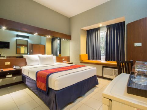 Microtel by Wyndham Eagle Ridge Room Type - 1 Queen Bed Room