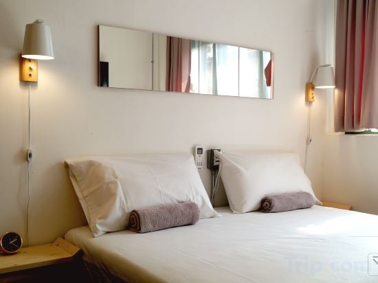 T-Boutique Hostel Room Type - Deluxe Double Room
