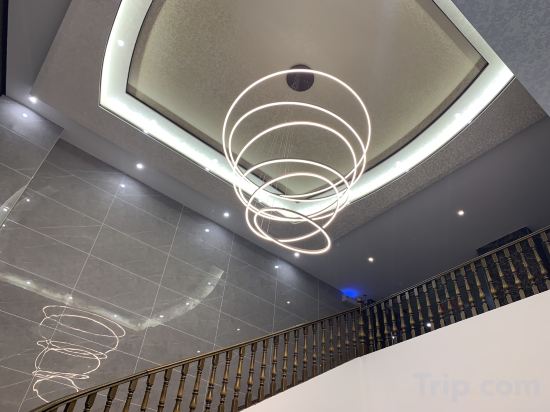 Others 2, mtour Inn, Maoming