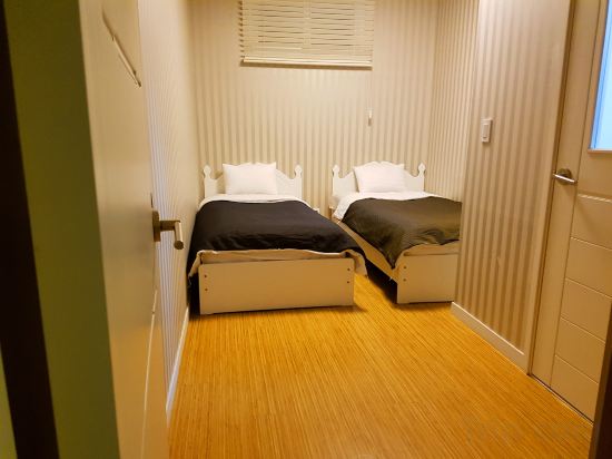 Mama Guest House Room Type - Twin