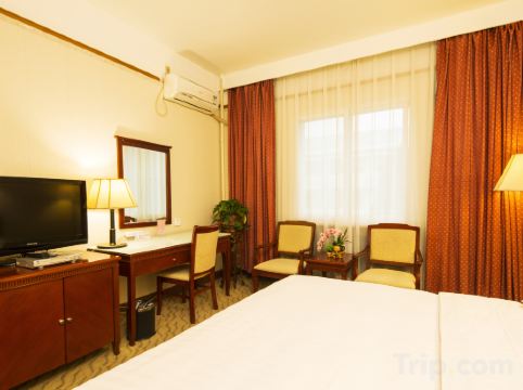 Dong Fang Hotel Room Type - Standard Double Room