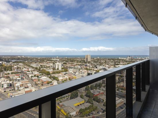 Imagine Marco Room Type - One Bedroom Sky Apartment - Unserviced