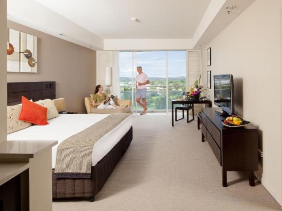 RACV Royal Pines Resort Gold Coast - Tap to explore photos