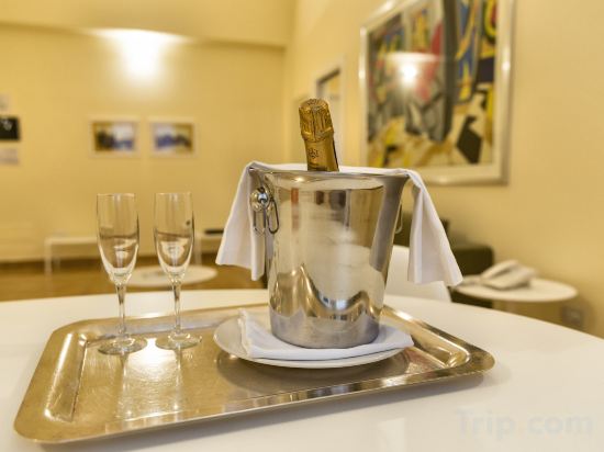 Mercure Villa Romanazzi Carducci Bari - Tap to explore photos